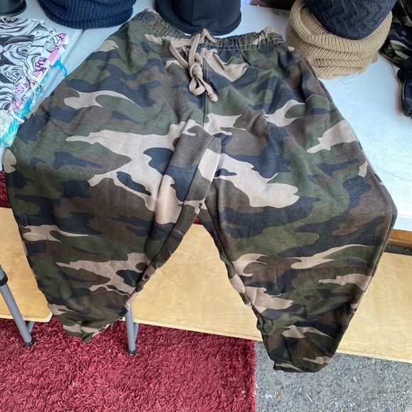 Camo Set (Hoodie and Pants) - Picture 4 of 5
